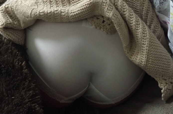 彼女の下着姿の画像を許可を得て撮影した画像が掲示板にうｐされるｗｗｗｗｗｗｗ
