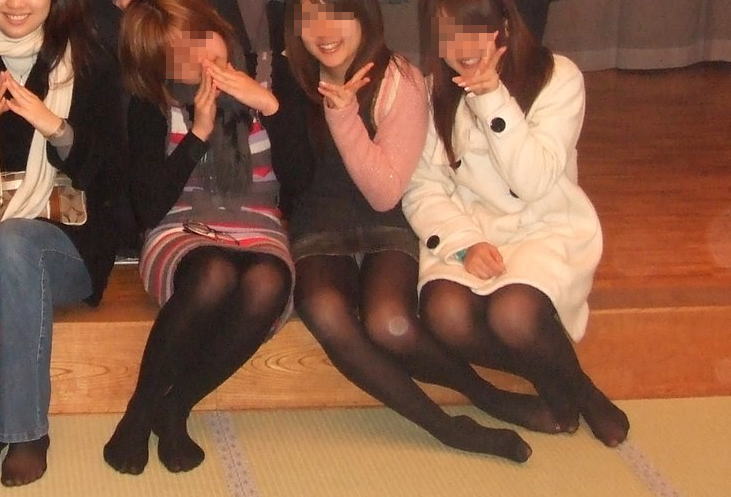 集合写真撮影時にパンチラして後々まで楽しませてくれる女子ｗｗｗｗｗｗｗｗｗ