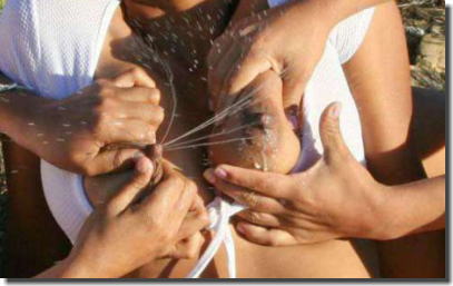 男におっぱい揉まれて母乳を出している授乳期搾乳エロ画像 ②