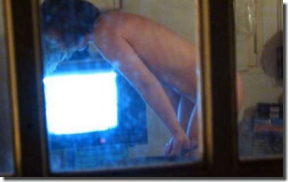 部屋での着替えを盗撮されたり身内が隠し撮りしたエロ画像 ③
