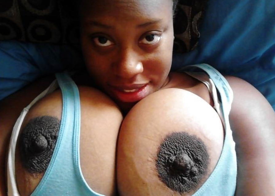 黒人女性のおっぱいがボインってしてる巨乳・爆乳エロ画像