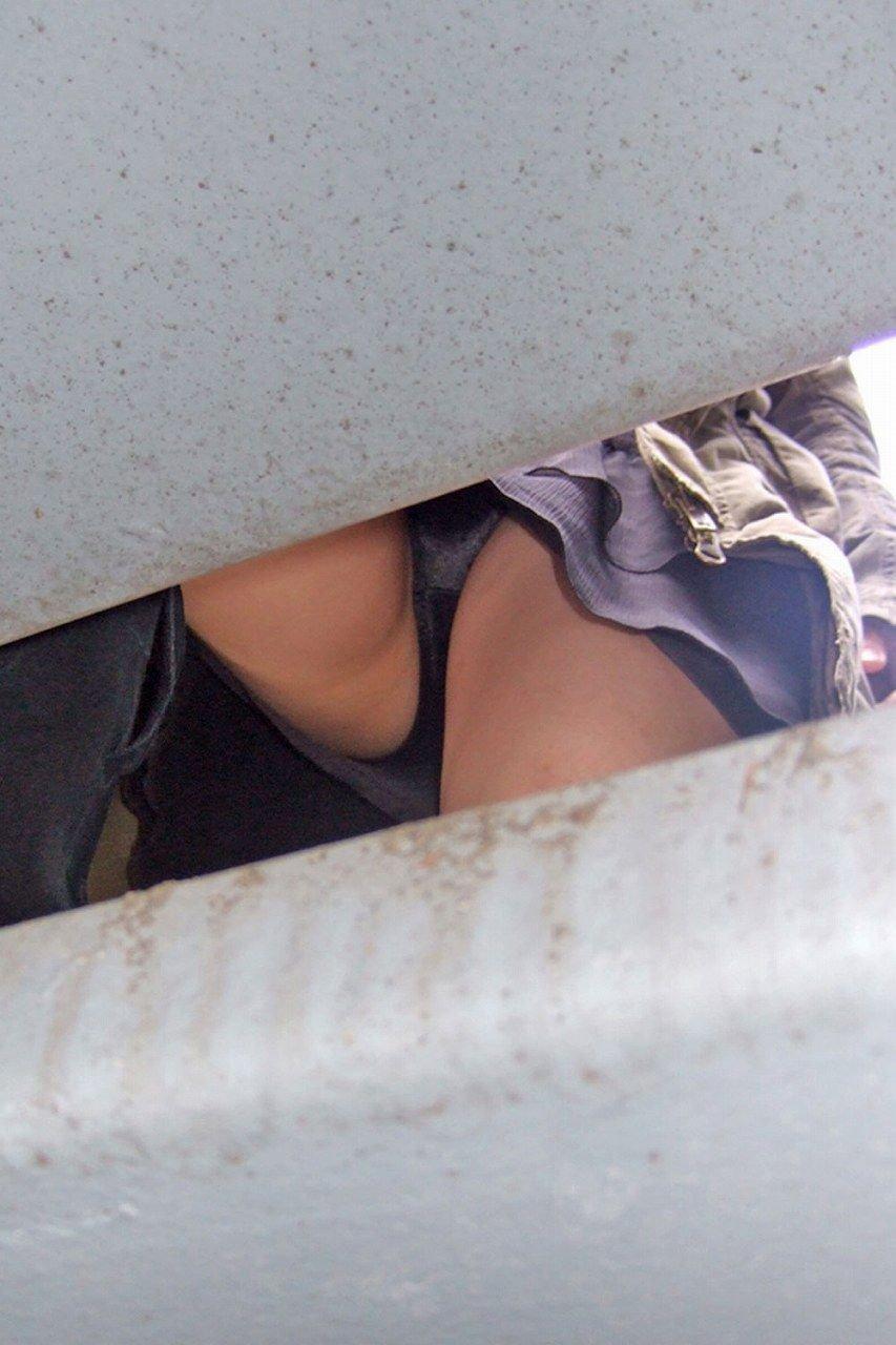 パンツ ミニスカ 階段 パンチラ エロ画像【45】