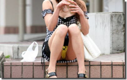 ギャルのパンツがナンパ待ちしてるパンチラ街撮りエロ画像 ③