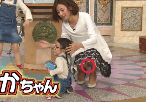 【画像】日テレ「行列」で徳島えりかアナがしゃがみパンモロｗｗｗｗｗｗ