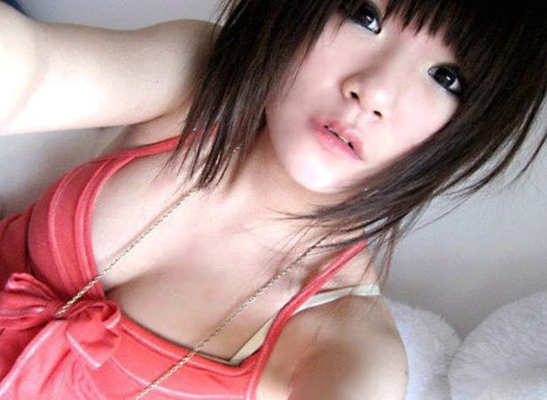 着衣巨乳美女！綺麗なおっぱいお姉さんのエロ画像