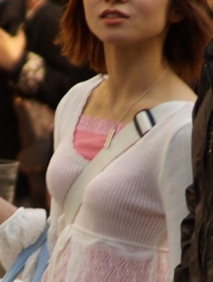 貧乳 おっぱい パイスラ たすき掛け 街撮り エロ画像【15】