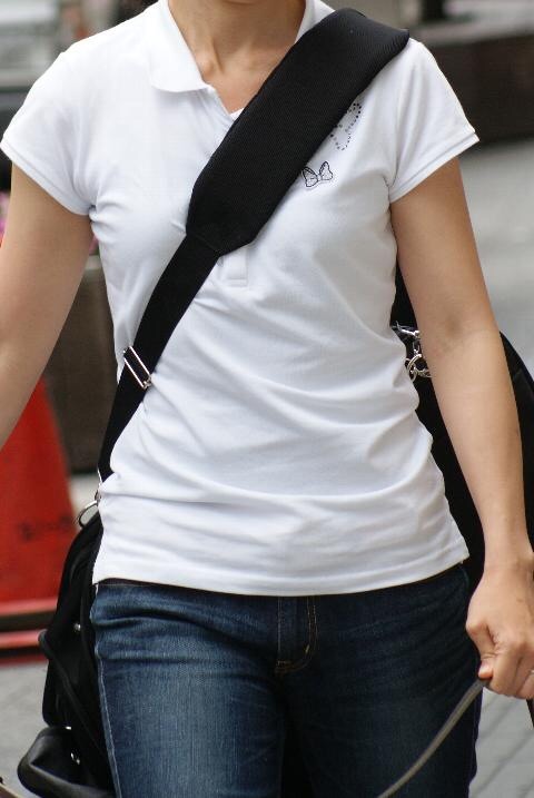 貧乳 おっぱい パイスラ たすき掛け 街撮り エロ画像【27】