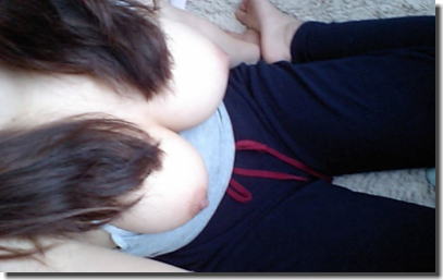 巨乳な女のおっぱい写メがいっぱいな自画撮りエロ画像 ②