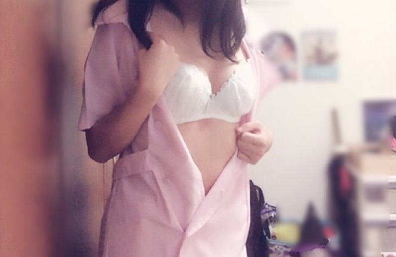 ナースコス女神が掲示板に下着姿やおっぱい マンコクパァした画像を掲示板にうｐｗｗｗｗｗｗ