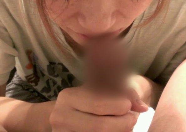 特定待ったナシ！素人たちの顔出し投稿クチマンコ画像