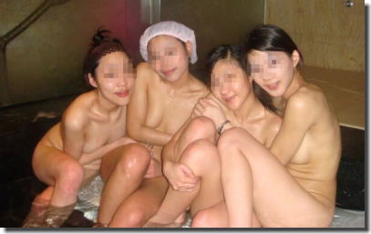 お風呂や脱衣所でシャワーキャップを被るレアなエロ画像 ②