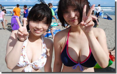 海で巨乳と遊びたいおっぱい大きい水着ギャルのエロ画像 ②