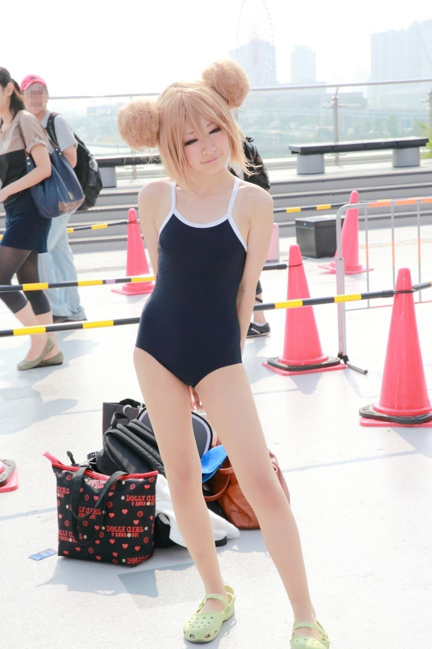 貧乳 おっぱい コミケ スク水 コスプレイヤー エロ画像【10】