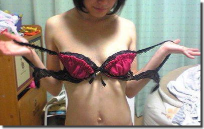 熟女の階段をのぼり始めた30代くらいの若めな人妻エロ画像 ①