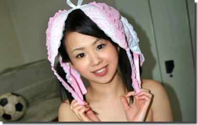 ブラジャーで顔を隠す女や頭に被る女のエロブラ画像 ③