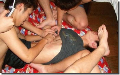 ゲイのレイプ！男が男を襲って犯す強制わいせつエロ画像 ②