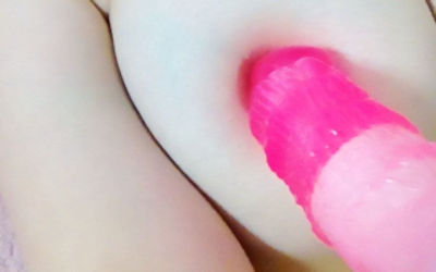 チンコやバイブを乳首挿入！ニップルファックのエロ画像 ②