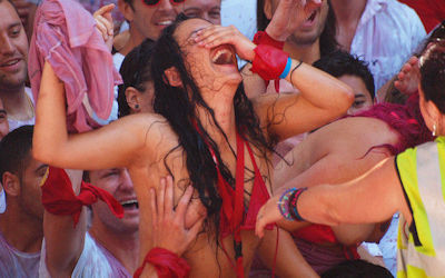 おっぱい揉み放題なスペインのサン・フェルミン祭画像集 ②