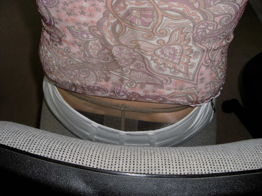 パンツ パンスト 両方 はみ出る 腰パンチラ エロ画像【5】