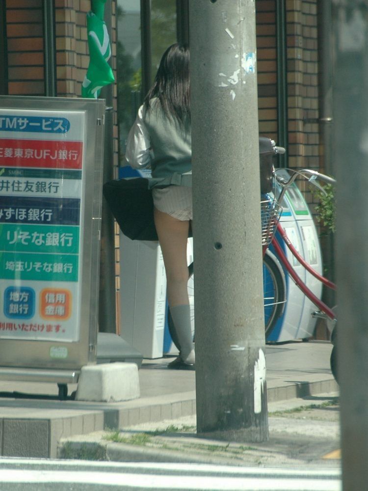 JK 風 パンチラ 登下校中 風チラ ハプニング エロ画像【2】