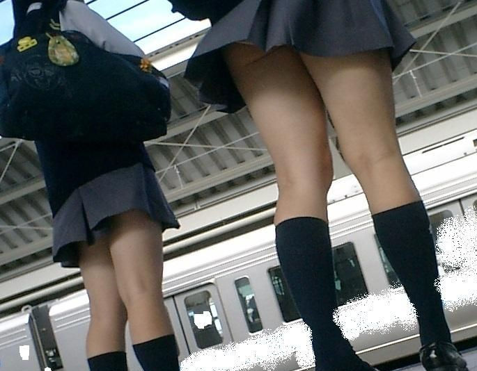JK 風 パンチラ 登下校中 風チラ ハプニング エロ画像【36】