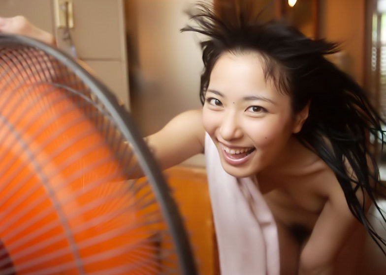 全裸美女にドキッとするヌード画像百選