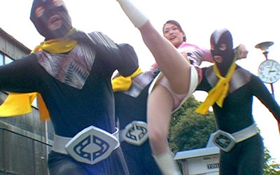 戦隊・特撮ヒロインのアクションパンチラ画像集 ①