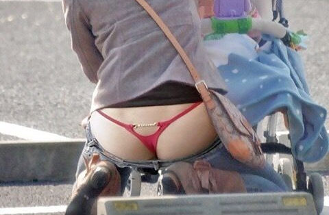 【画像】最近の人妻、ほとんど露出狂やんけエッロｗｗｗｗｗｗｗｗｗｗｗｗｗｗｗｗｗｗ