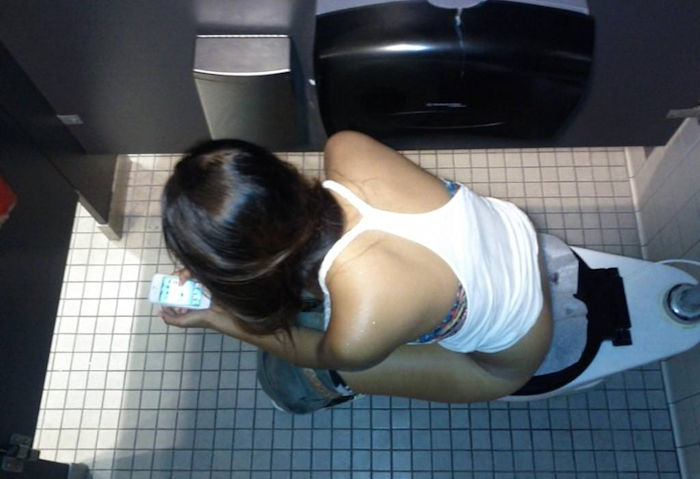 トイレで用を足す彼女を撮影しました。的な画像集めてみました！