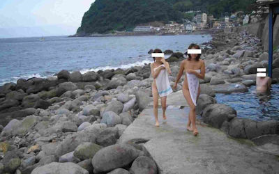 景色が最高な絶景露天風呂温泉のエロ画像 ④