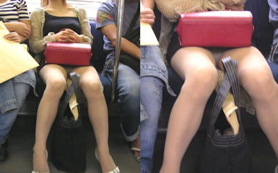 電車内でパンチラにご対面したエロ画像 ②