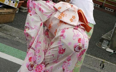 浴衣お尻の透けパン・パンティーライン画像集 ④
