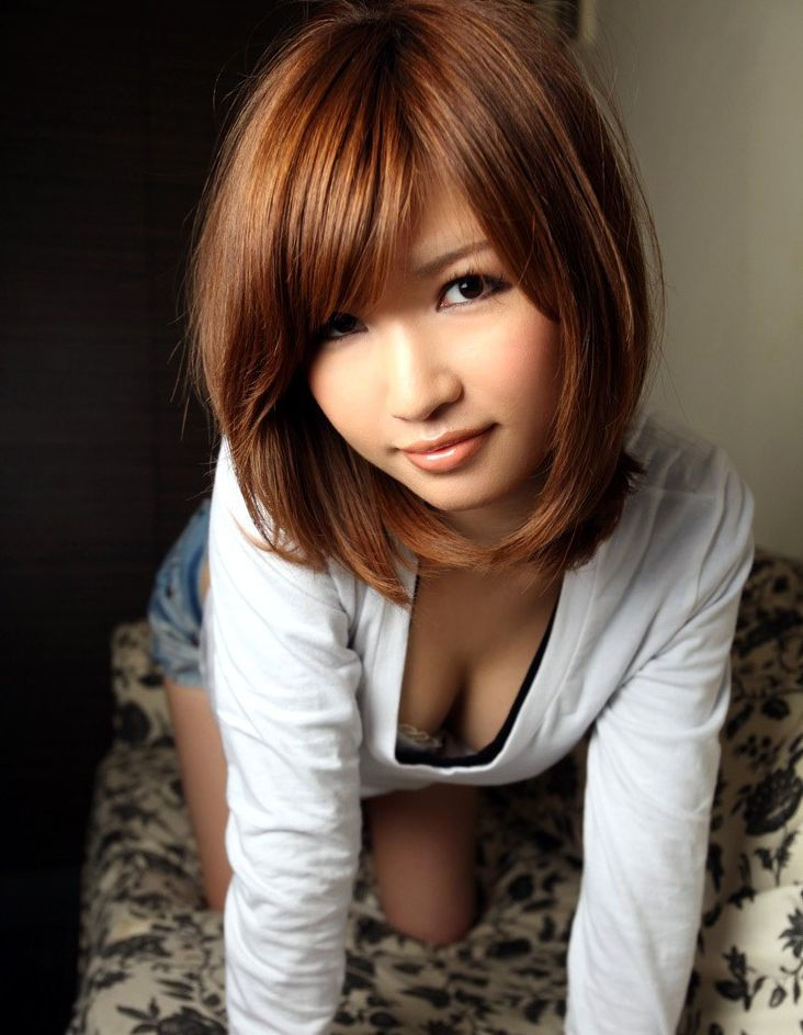 胸チラ 四つん這い おっぱい ポロリ エロ画像【23】