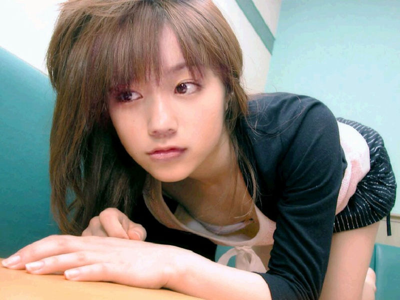 胸チラ 四つん這い おっぱい ポロリ エロ画像【26】