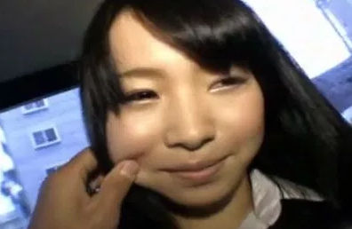 【素人円光】 出会ってすぐハメ撮り！！ 外から丸見えの車の中で黒髪の女子校生を撮影！！
