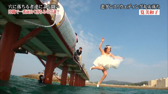 【画像】水中落とし穴で筧美和子のおっぱいポロリｗｗｗｗ