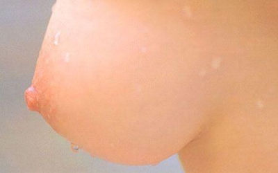 美乳の横乳画像という絵になる綺麗な横撮りおっぱい ①