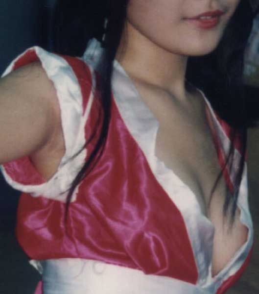コミケ 乳首 乳輪 ハプニング ポロリ コスプレイヤー エロ画像【11】
