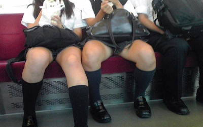 JKの太もも！登下校中女子高生街撮り画像集 ②