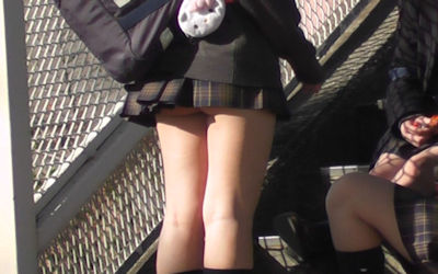 JKの太もも！登下校中女子高生街撮り画像集 ③