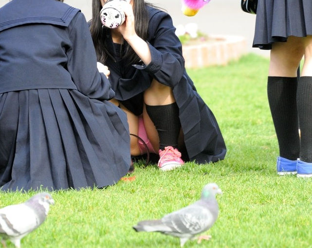 女子高生 パンチラ 黒髪 JK エロ画像【28】