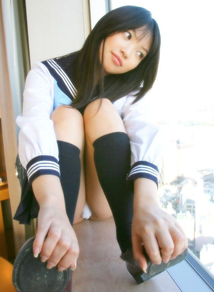 女子高生 パンチラ 黒髪 JK エロ画像【37】