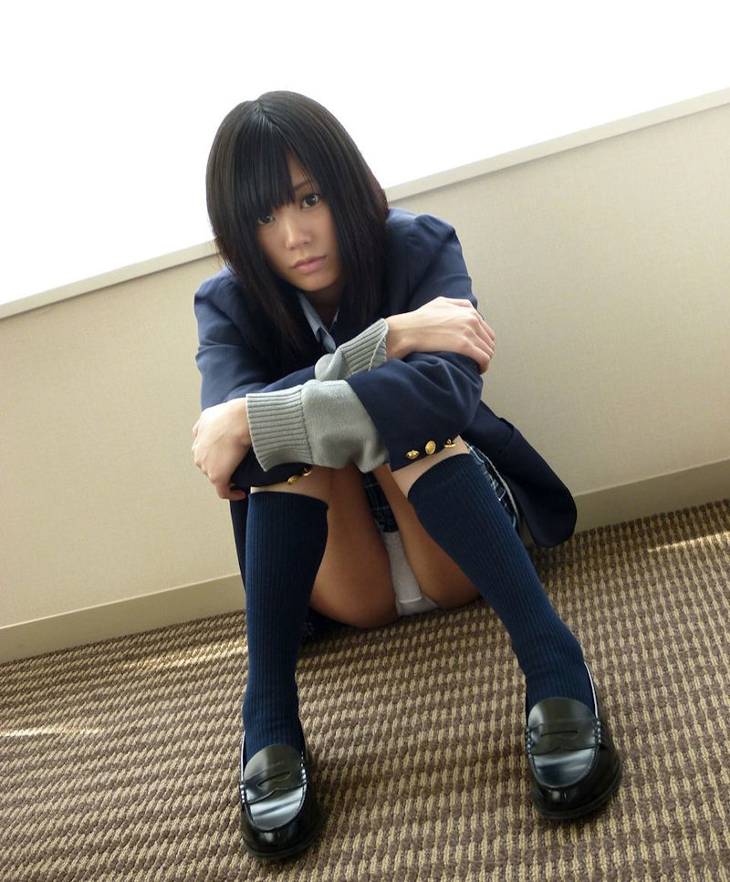 女子高生 パンチラ 黒髪 JK エロ画像【41】