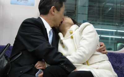 強引なキス！女の唇を無理矢理奪うエロ画像 ④