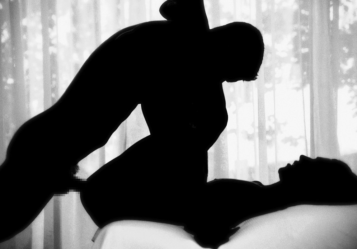 モノクロセックスが美しい白黒写真のエロ画像