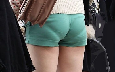 ショーパンやホットパンツの透けパン・パンティーライン画像集 ③