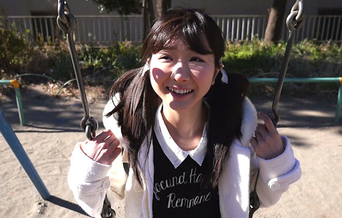 公園のブランコで遊んでいたほぼ小学生みたいな子がAV出演