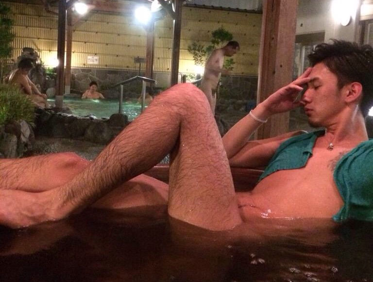 イケメンヌード！シャワーやお風呂で濡れる水も滴るいい男のエロ画像