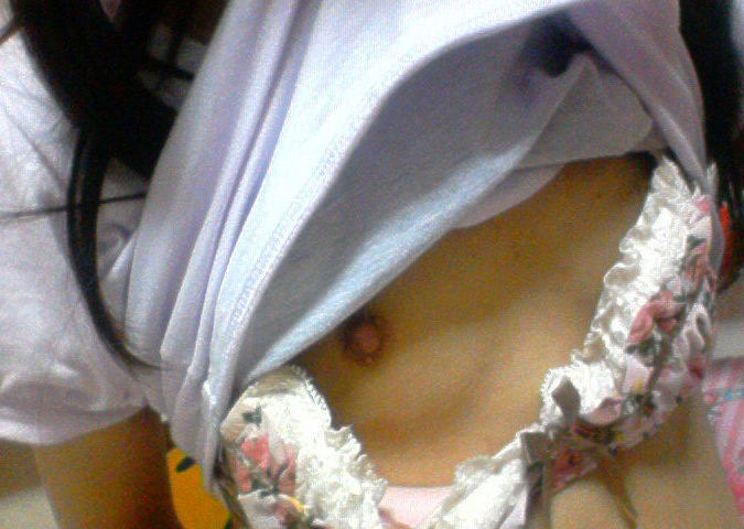 無乳なガリガリ女神のつるぺたおっぱい自撮りエロ画像