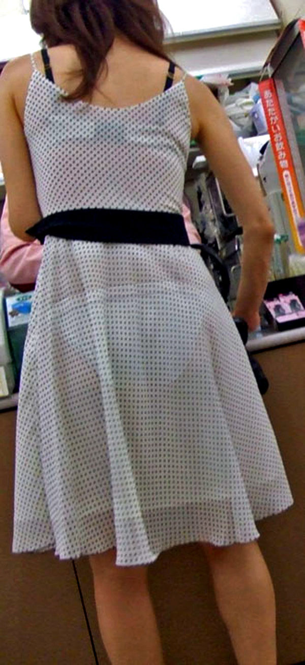 コンビニ 店内 透けパン 透けブラ 買い物客 エロ画像【21】